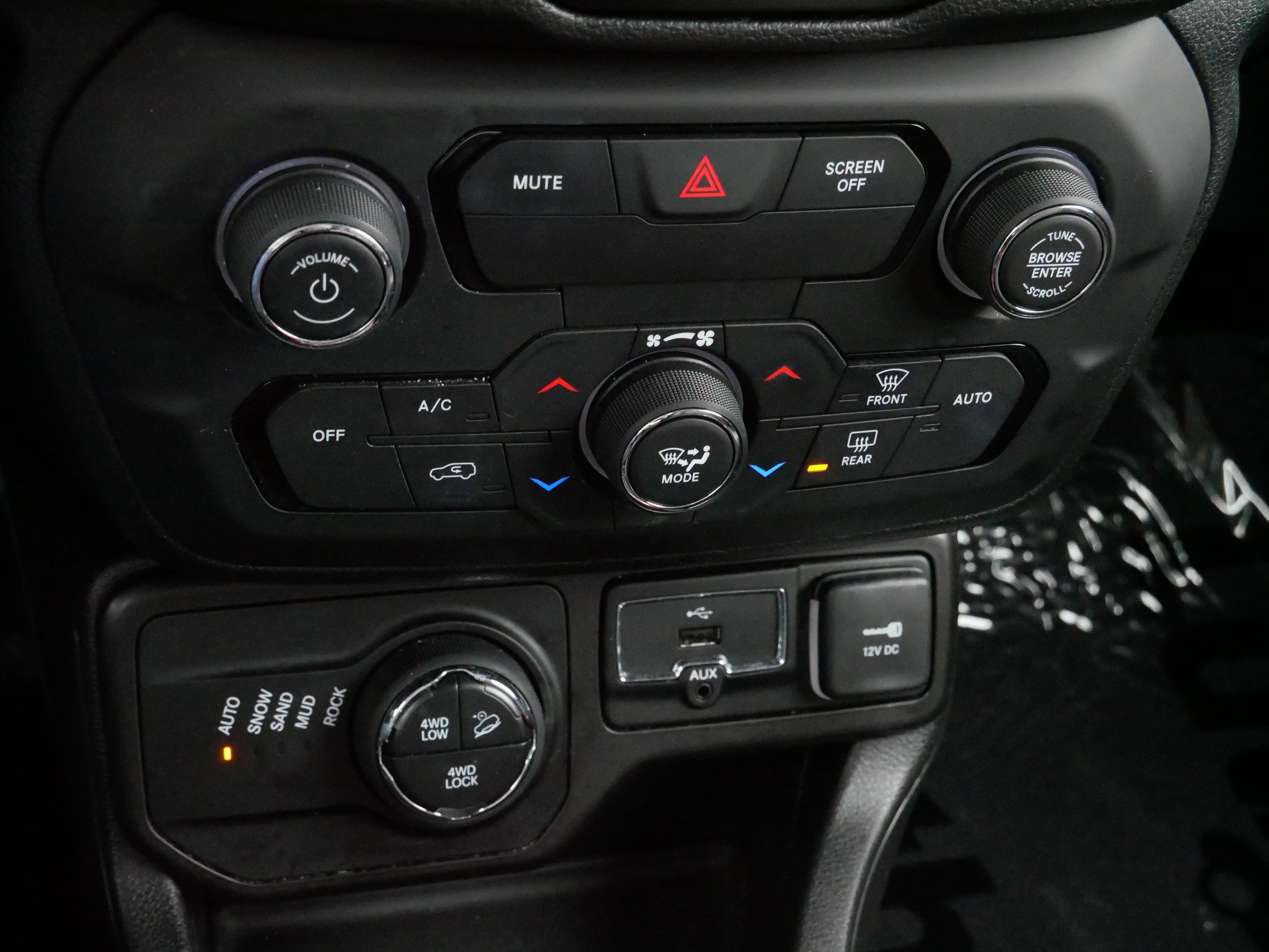 Used 2018 Jeep Renegade Trailhawk image 23