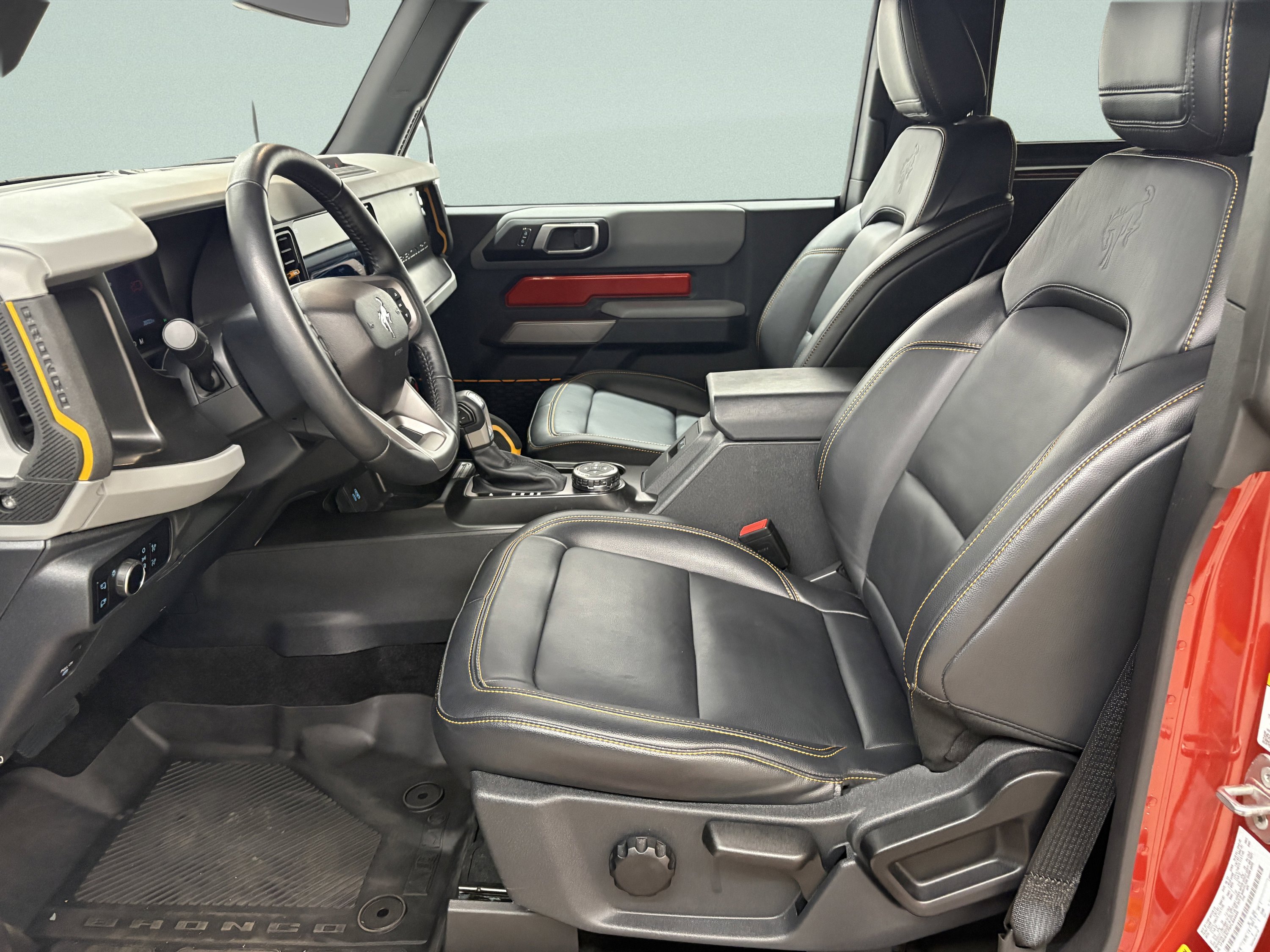 Used 2023 Ford Bronco Badlands image 11