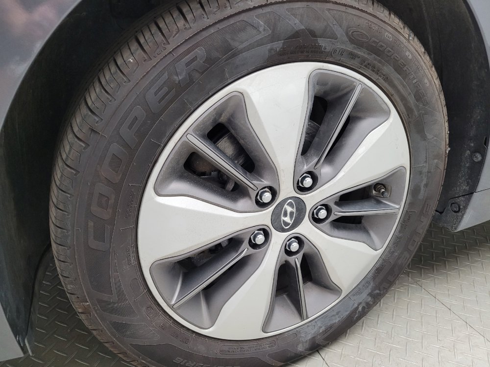 Used 2019 Hyundai Ioniq Plug-In Hybrid FWD image 31