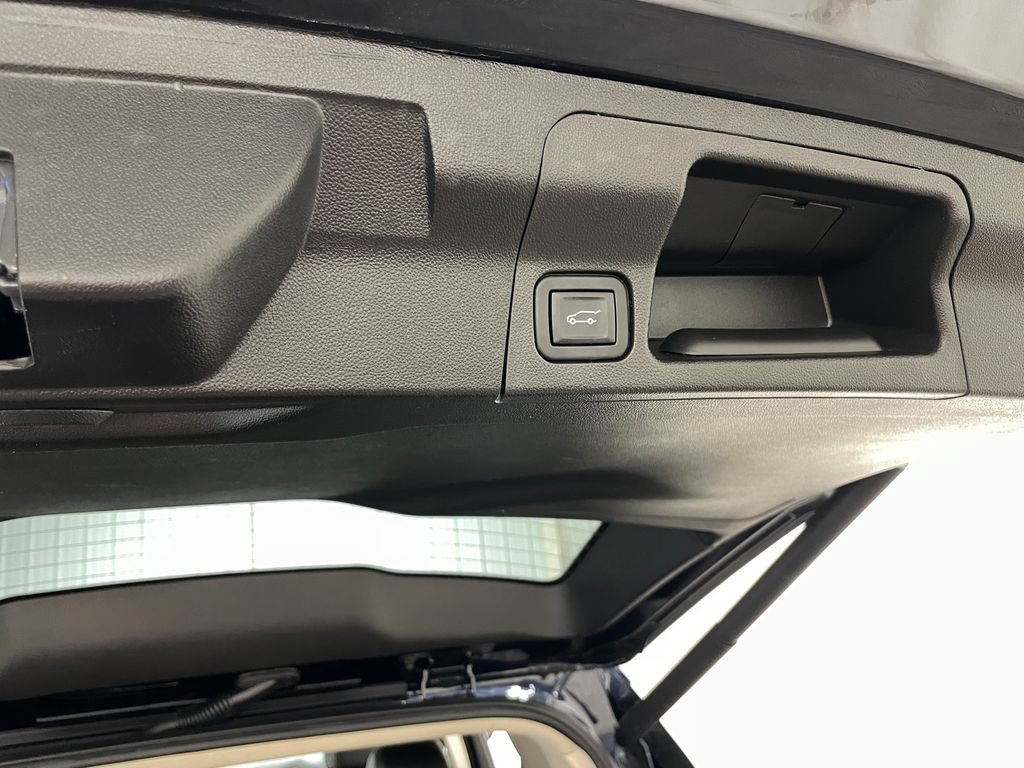 Certified 2022 GMC Acadia Denali w/ Denali Ultimate Package AWD/4WD image 50