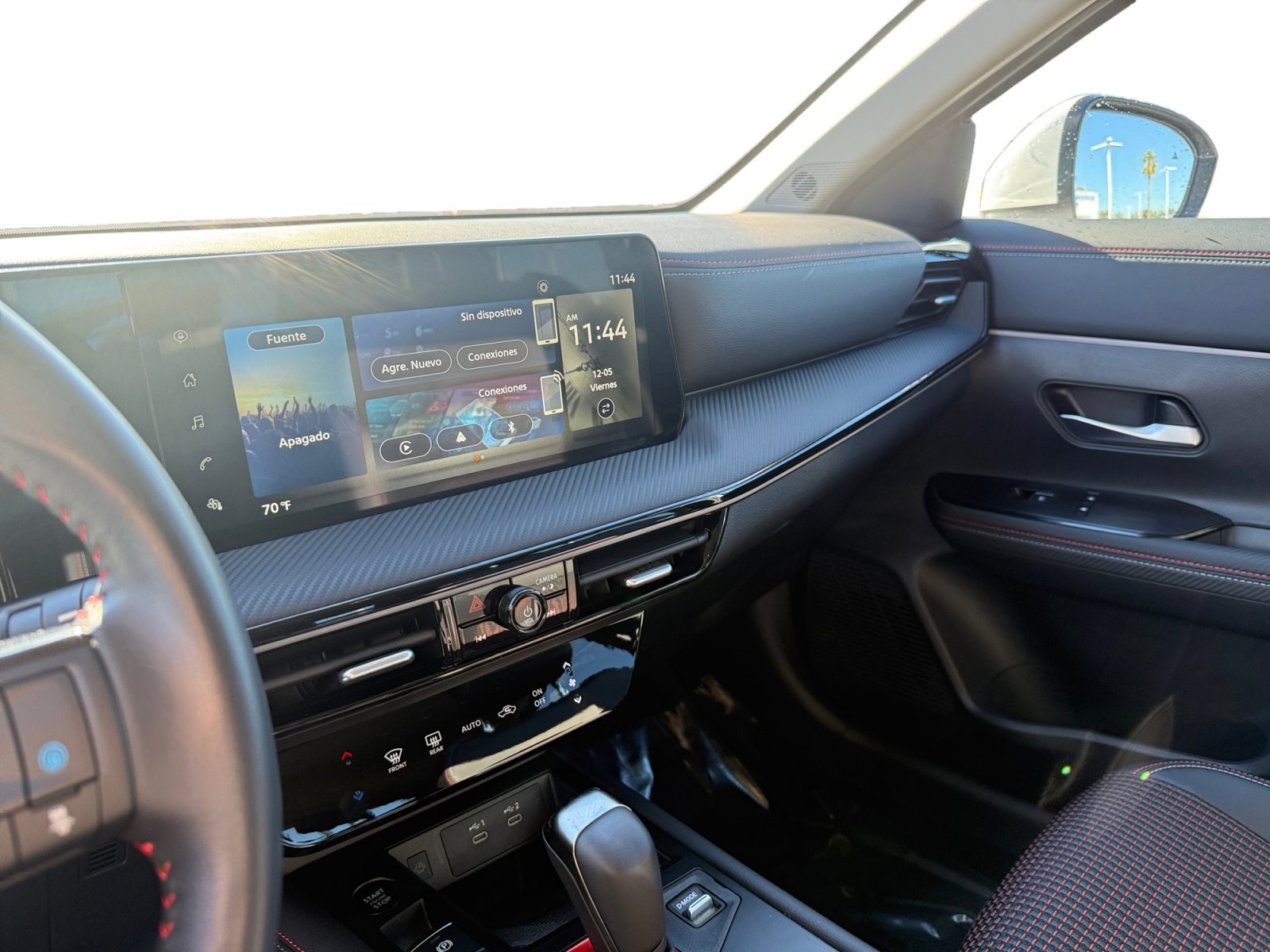 Used 2025 Nissan Kicks SR image 12