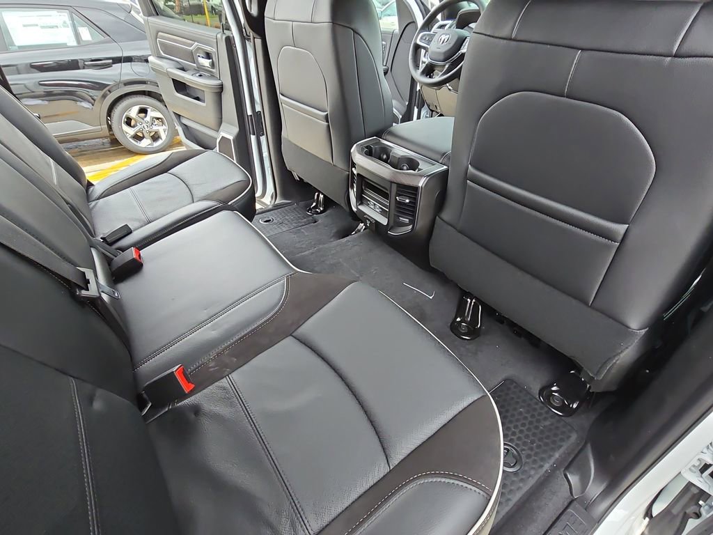 New 2025 RAM 2500 Laramie w/ Night Edition AWD/4WD image 12