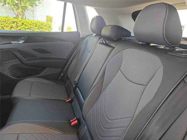 New 2026 Volkswagen Tiguan SE FWD image 10
