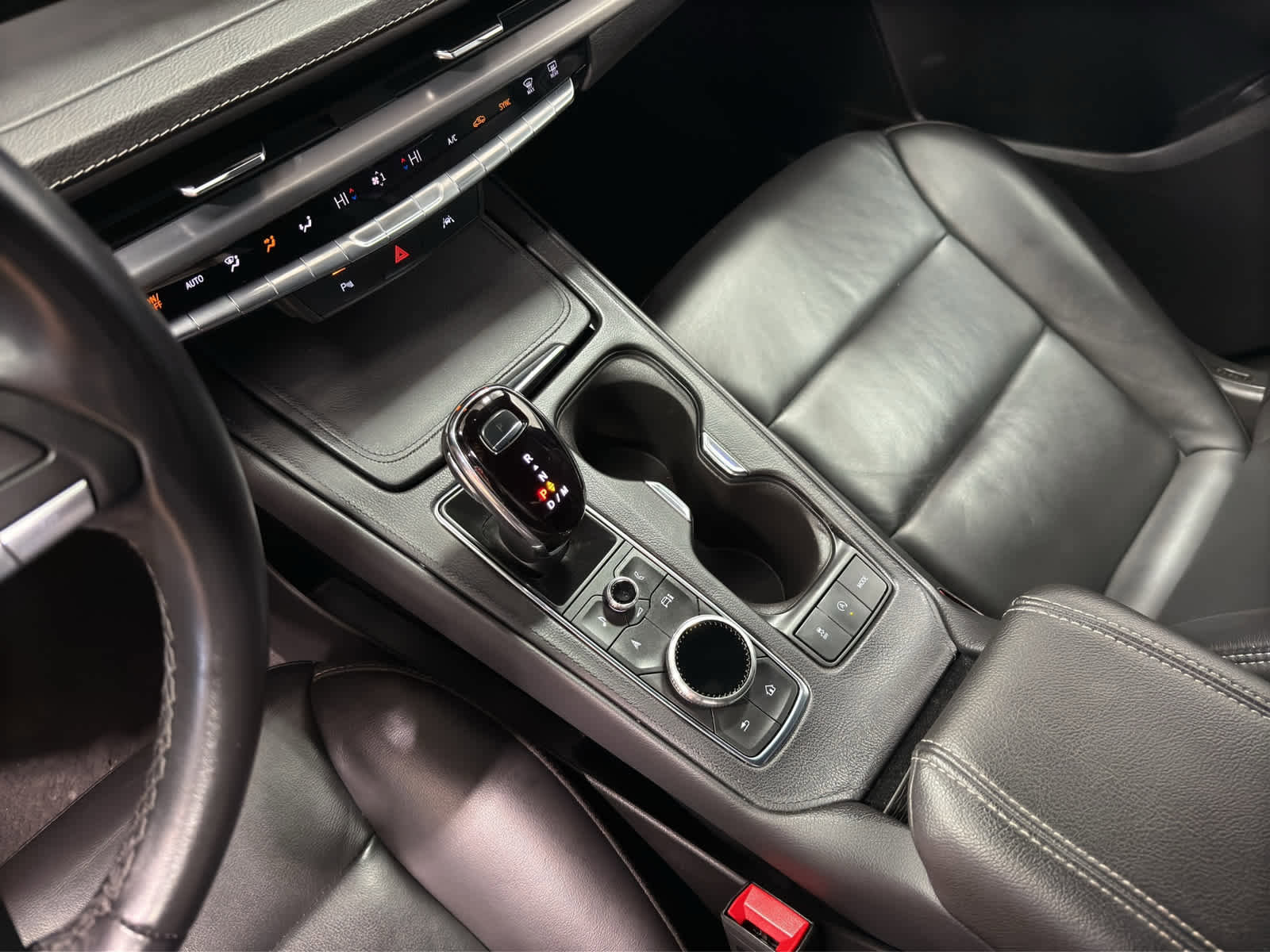 Used 2024 Cadillac XT4 Premium Luxury image 22