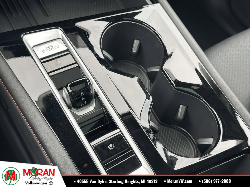 Certified 2025 Volkswagen Atlas Peak Edition SE AWD/4WD image 32