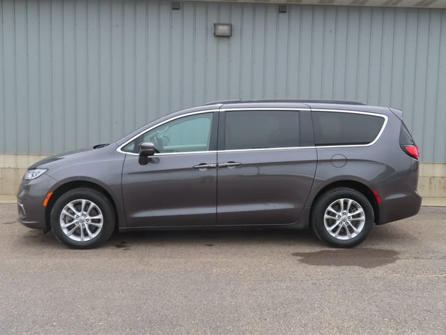Used 2021 Chrysler Pacifica Touring AWD/4WD image 8