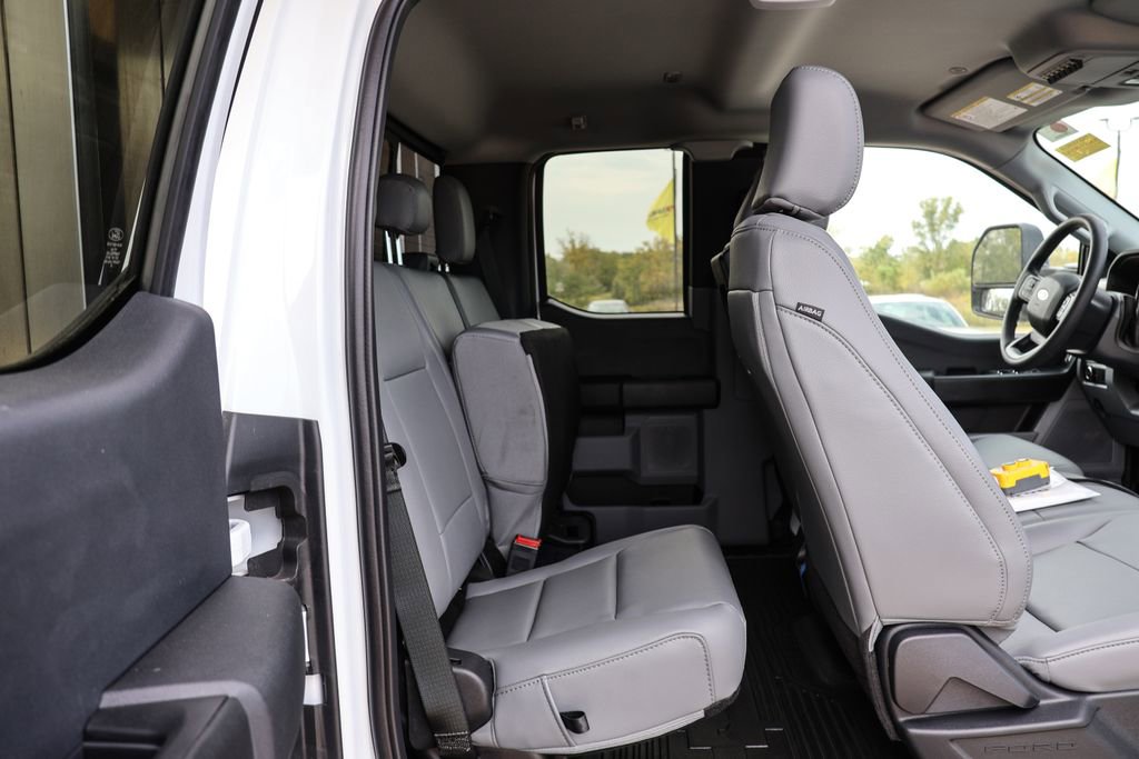 New 2025 Ford F450 XL w/ XL Chrome Package image 18