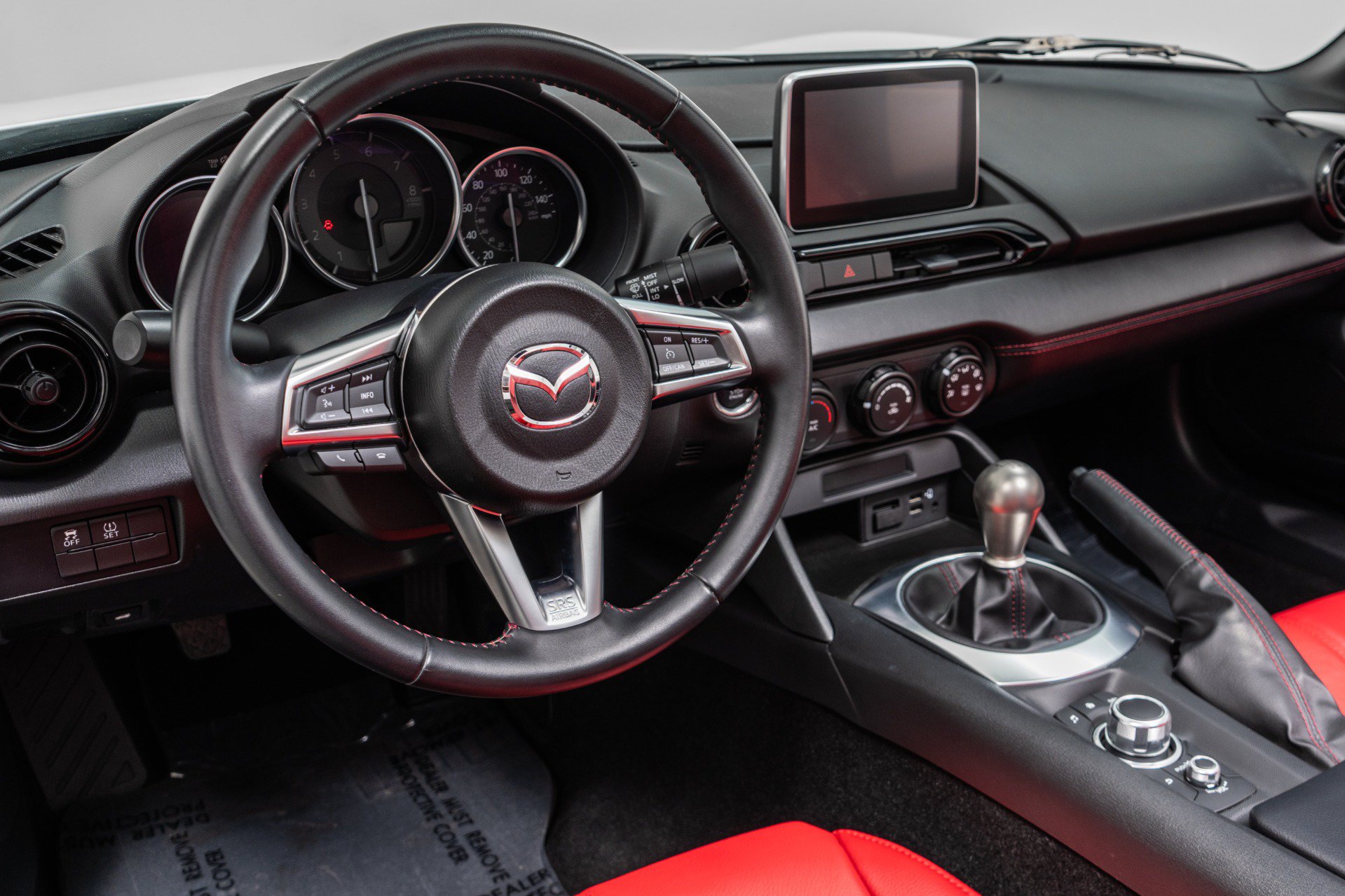 Used 2016 MAZDA MX-5 Miata Club RWD image 13