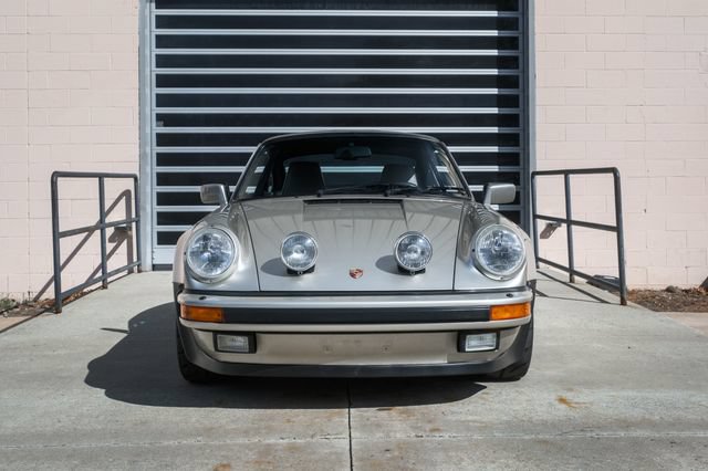 Used 1989 Porsche 911 Carrera RWD image 5