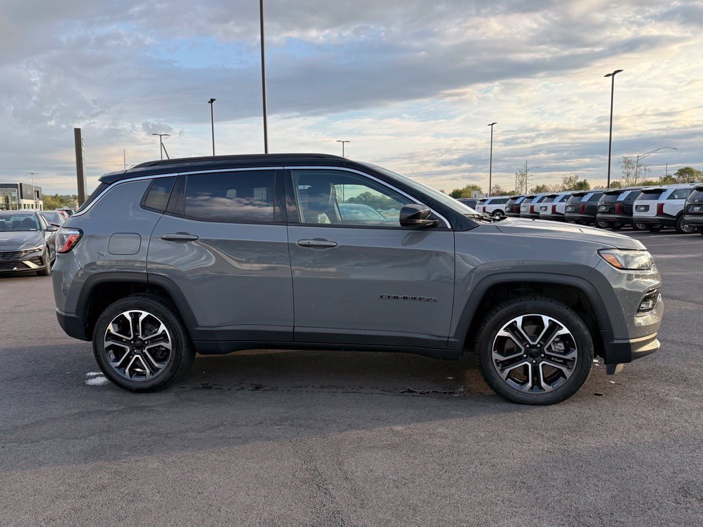 Used 2024 Jeep Compass Limited AWD/4WD image 4