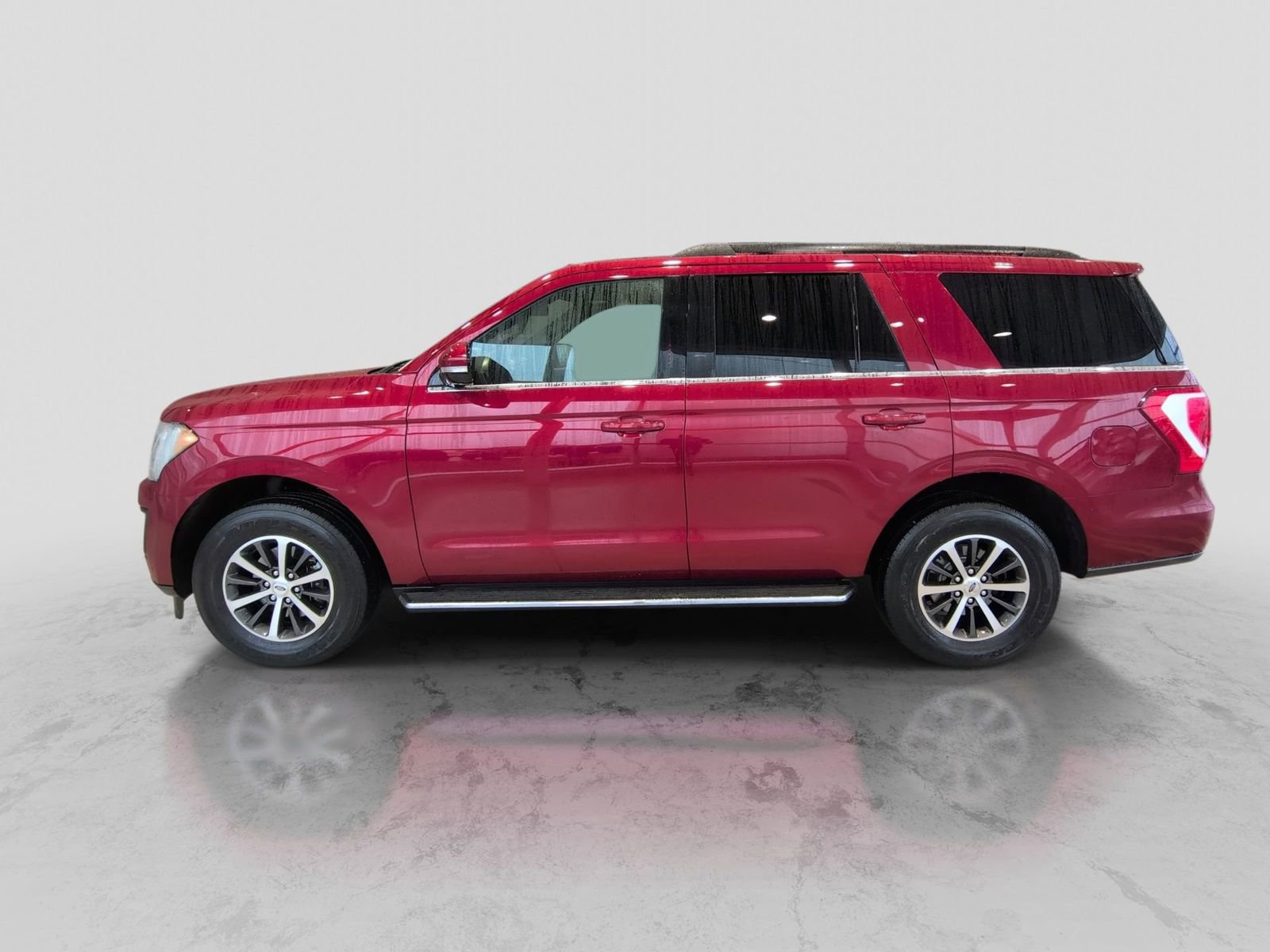 Used 2019 Ford Expedition XLT w/ Equipment Group 202A image 3