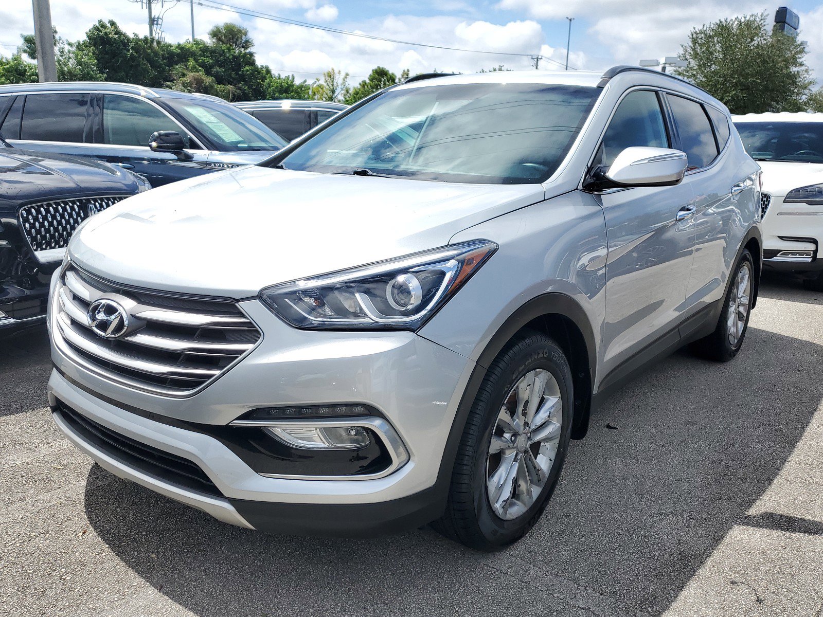 Used 2018 Hyundai Santa Fe Sport 2.0T w/ Cargo Package FWD image 2