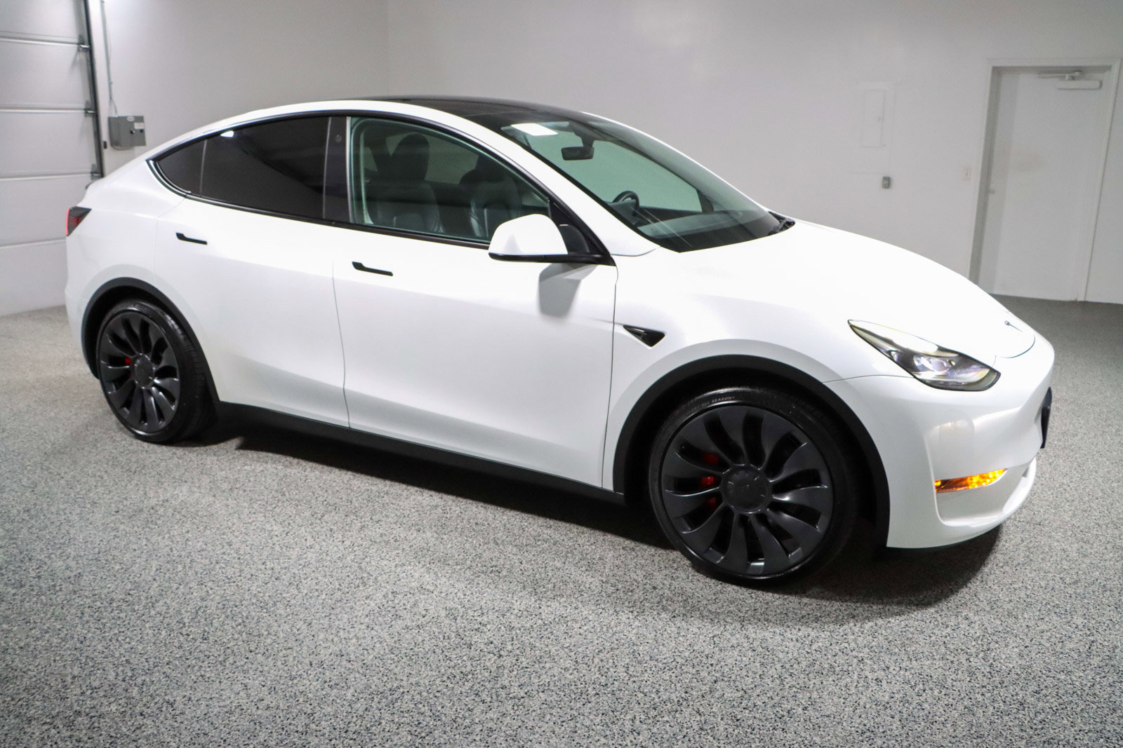 Used 2023 Tesla Model Y Performance image 6