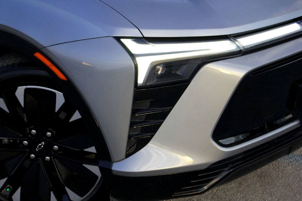 Used 2024 Chevrolet Blazer EV RS image 2