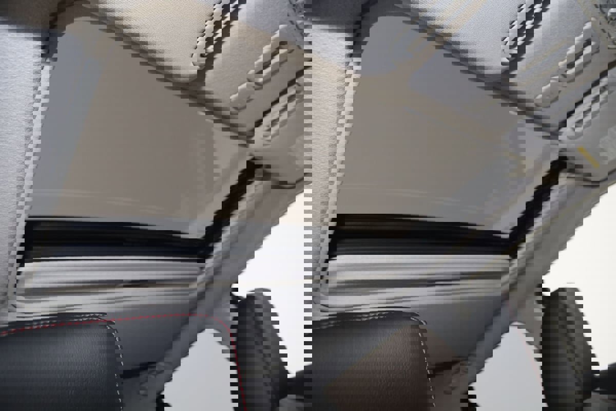 Used 2016 Nissan Juke SL image 10