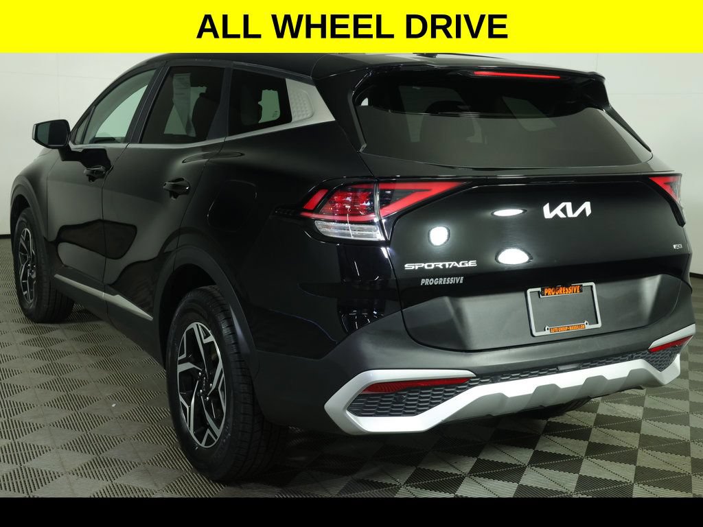 Used 2025 Kia Sportage LX AWD/4WD image 4