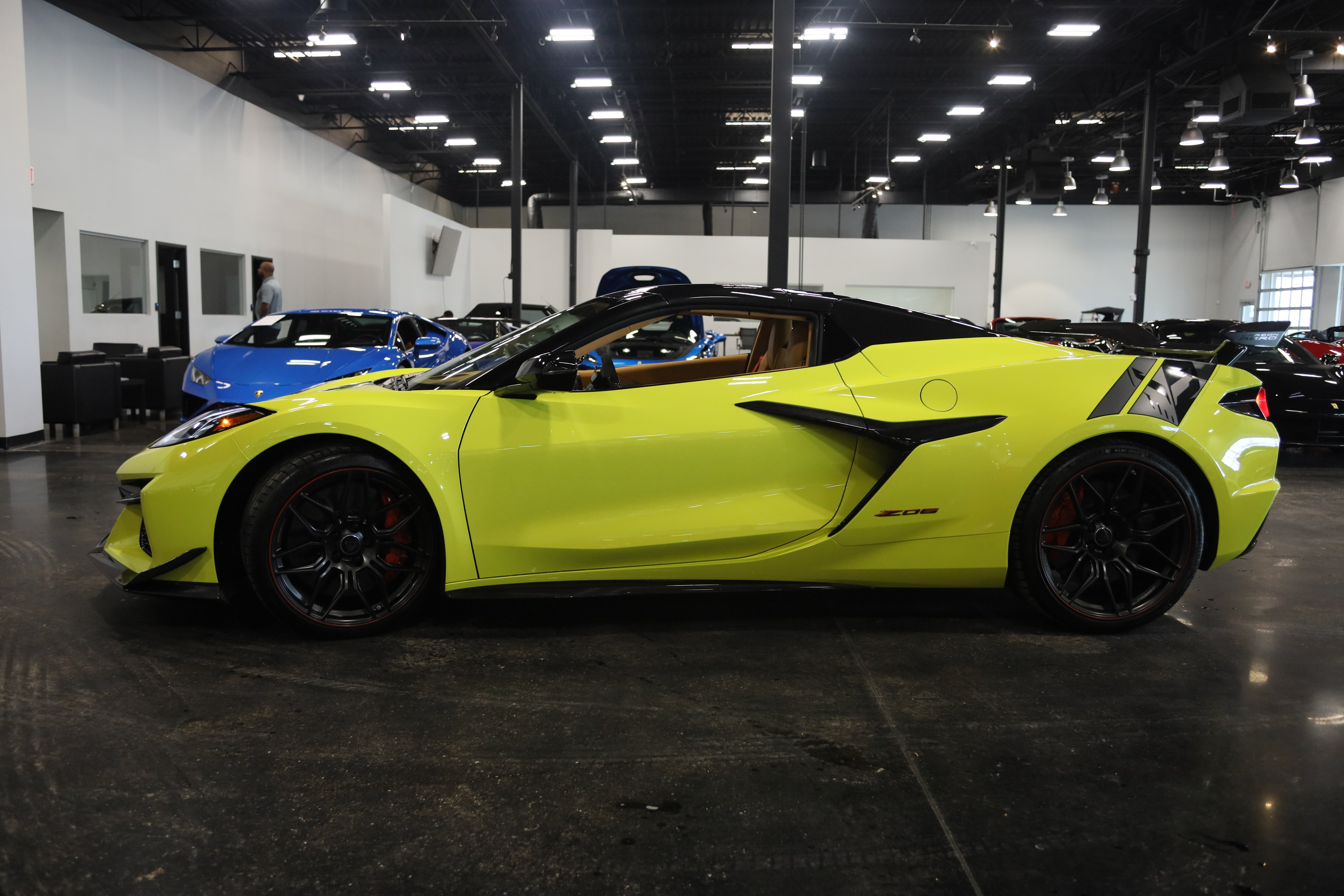 Used 2023 Chevrolet Corvette Z06 w/ Z07 Performance Package RWD image 13