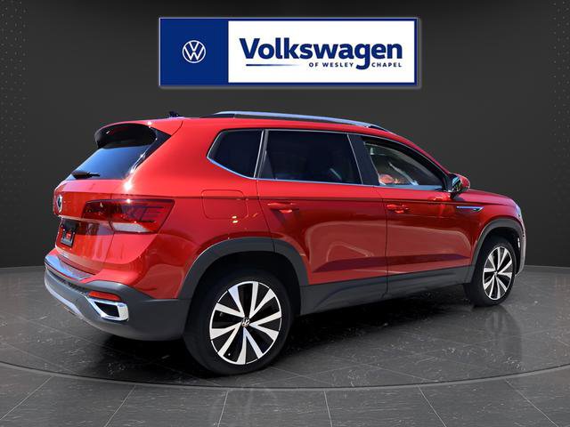 Certified 2022 Volkswagen Taos SE w/ Panoramic Sunroof Package FWD image 8