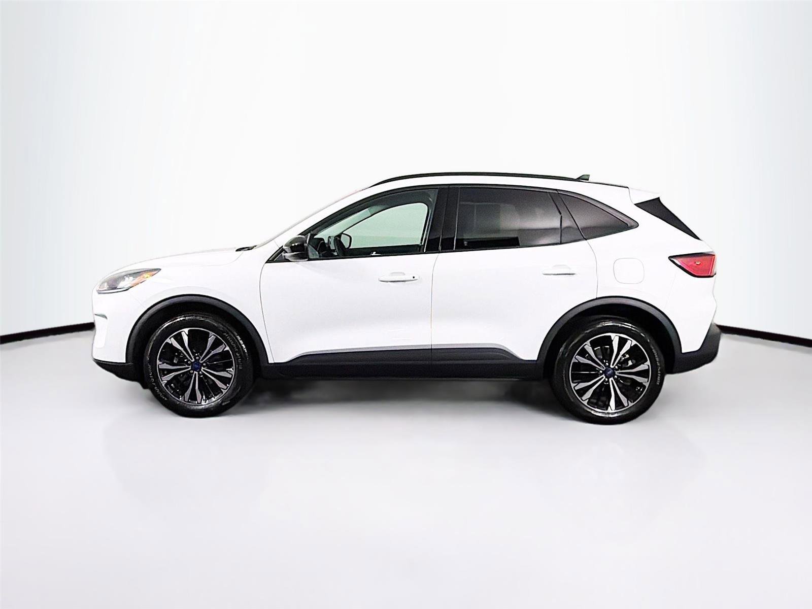 Used 2022 Ford Escape SEL w/ SEL Stealth AWD Package image 4