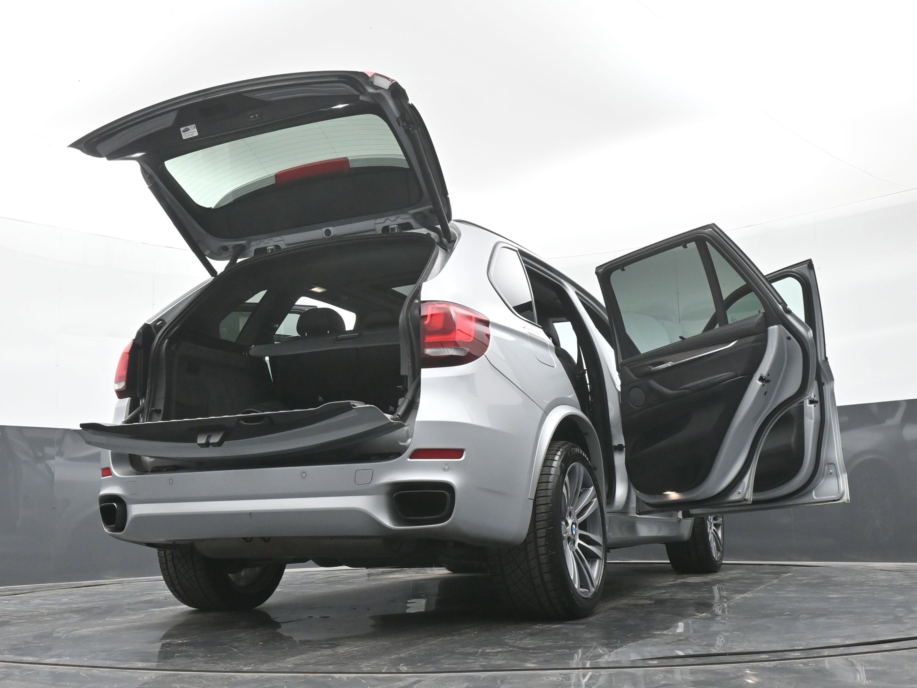 Used 2017 BMW X5 xDrive50i image 50