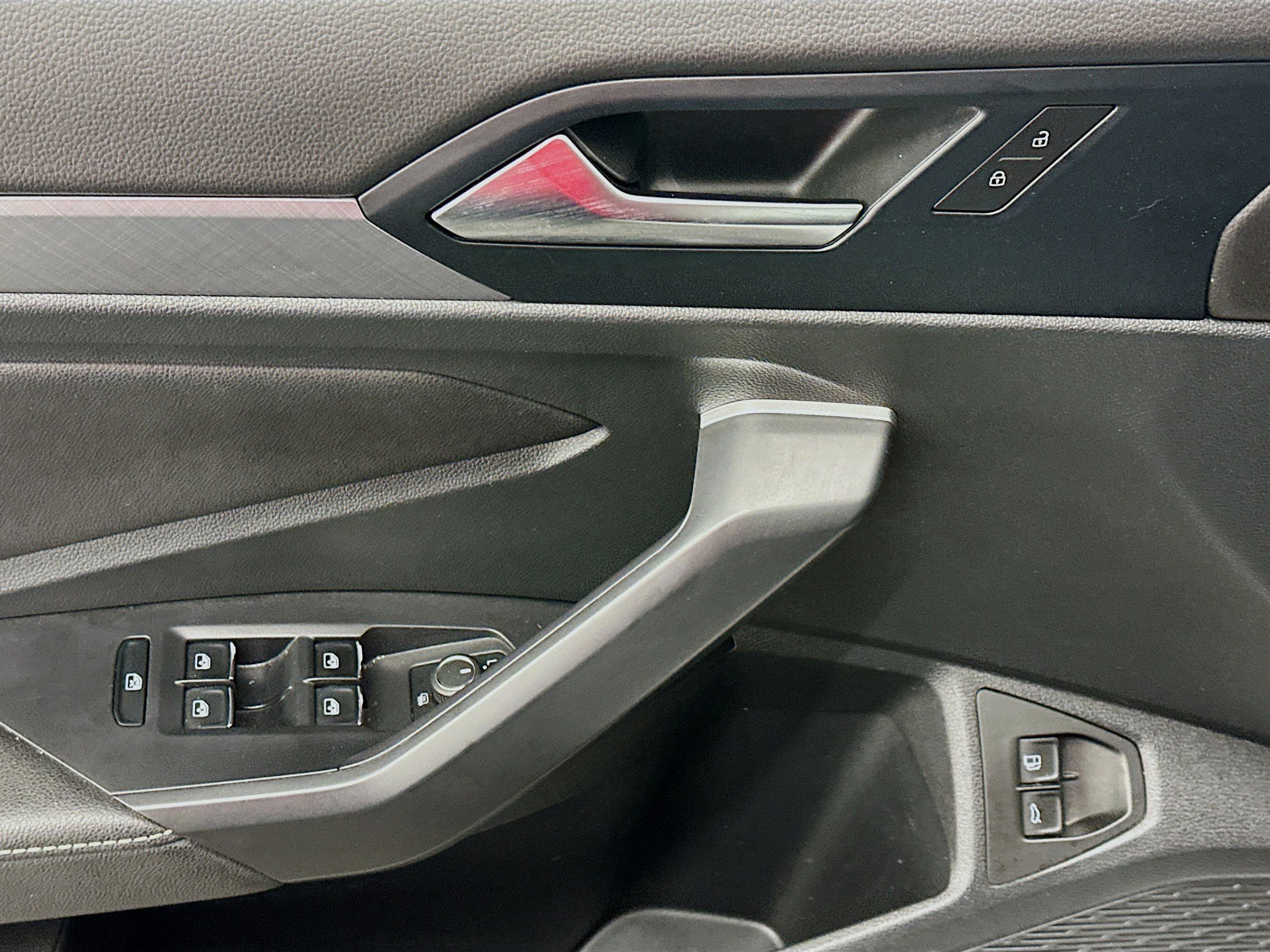 Used 2024 Volkswagen Jetta SE image 15