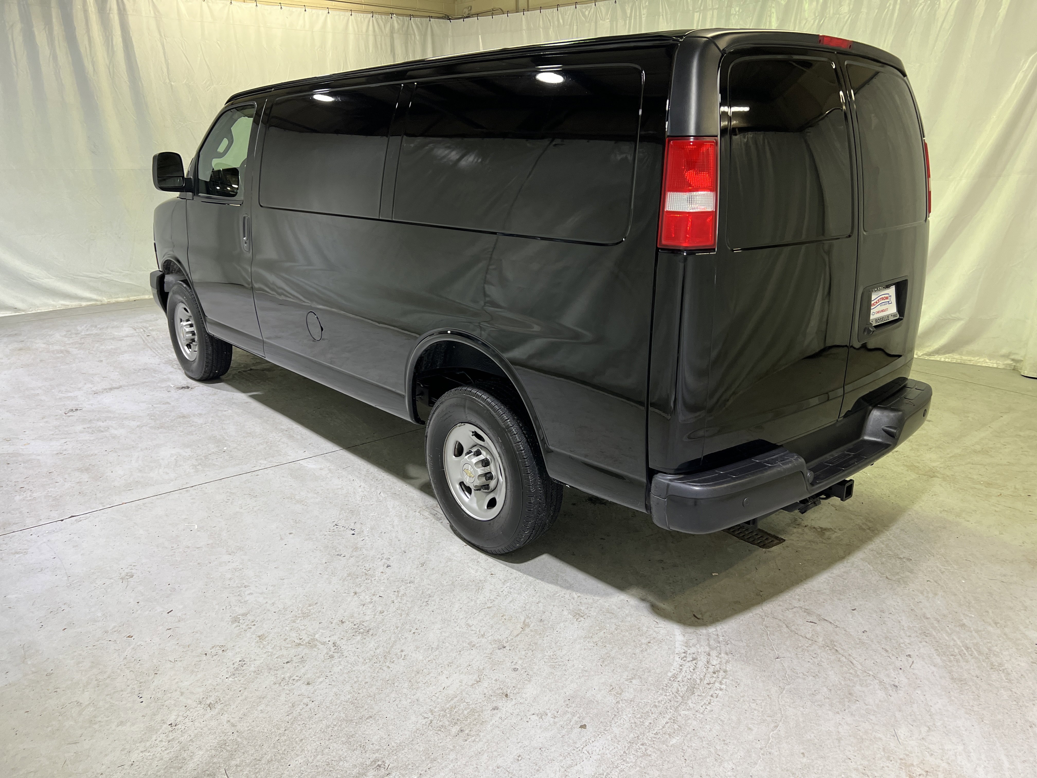 Certified 2023 Chevrolet Express 3500 w/ Driver Convenience Package image 8