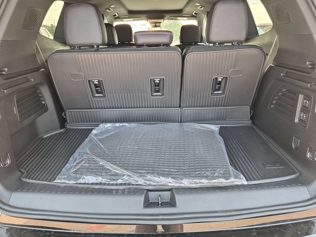 New 2027 GMC Acadia Denali Ultimate w/ LPO, Floor Liner Package FWD image 42