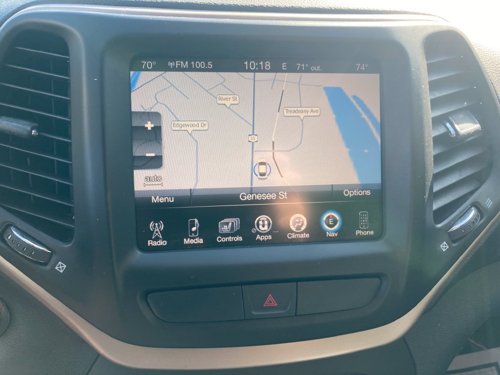 Used 2016 Jeep Cherokee Limited AWD/4WD image 23