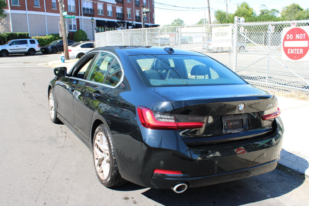 Used 2025 BMW 330i Sedan RWD image 7