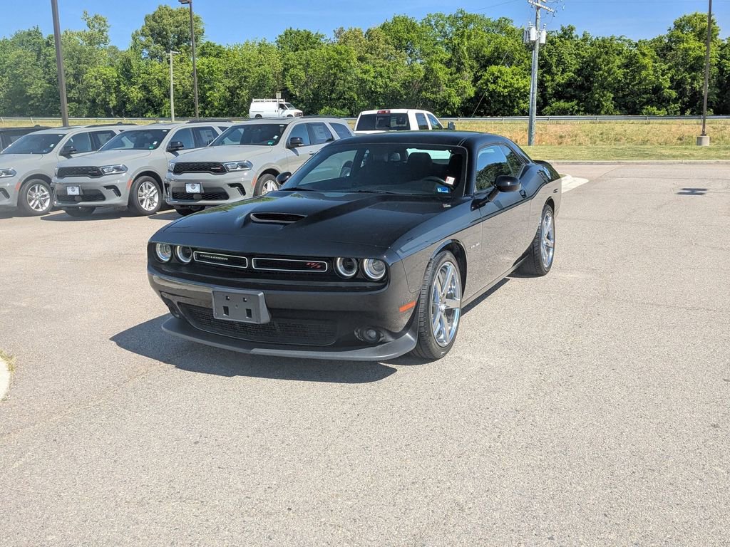 Used 2022 Dodge Challenger R/T RWD image 1