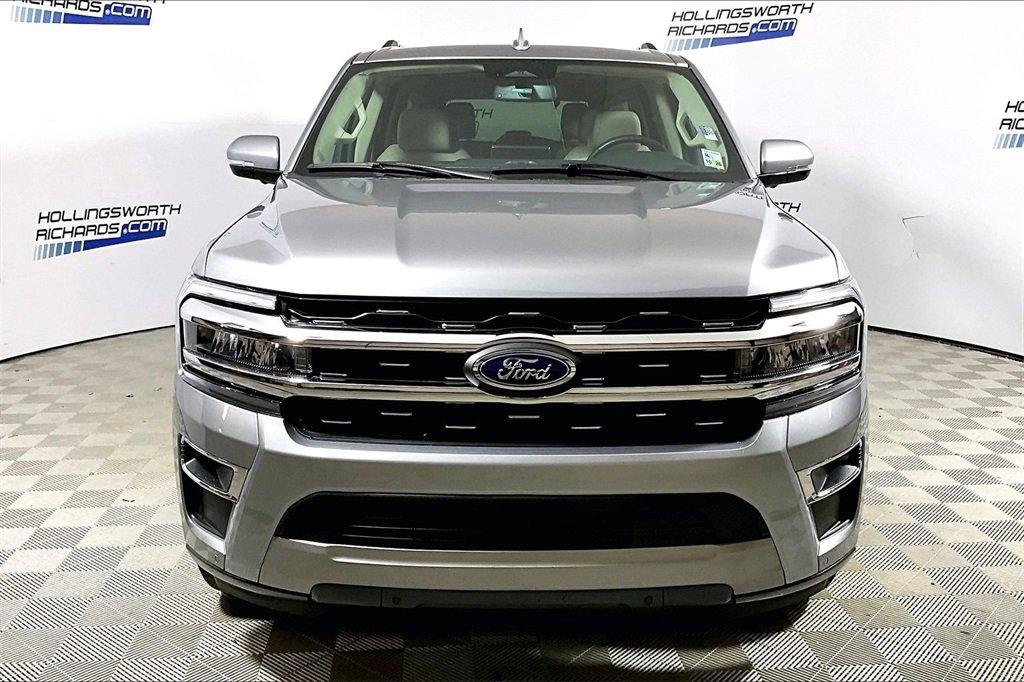 Used 2024 Ford Expedition Limited image 2