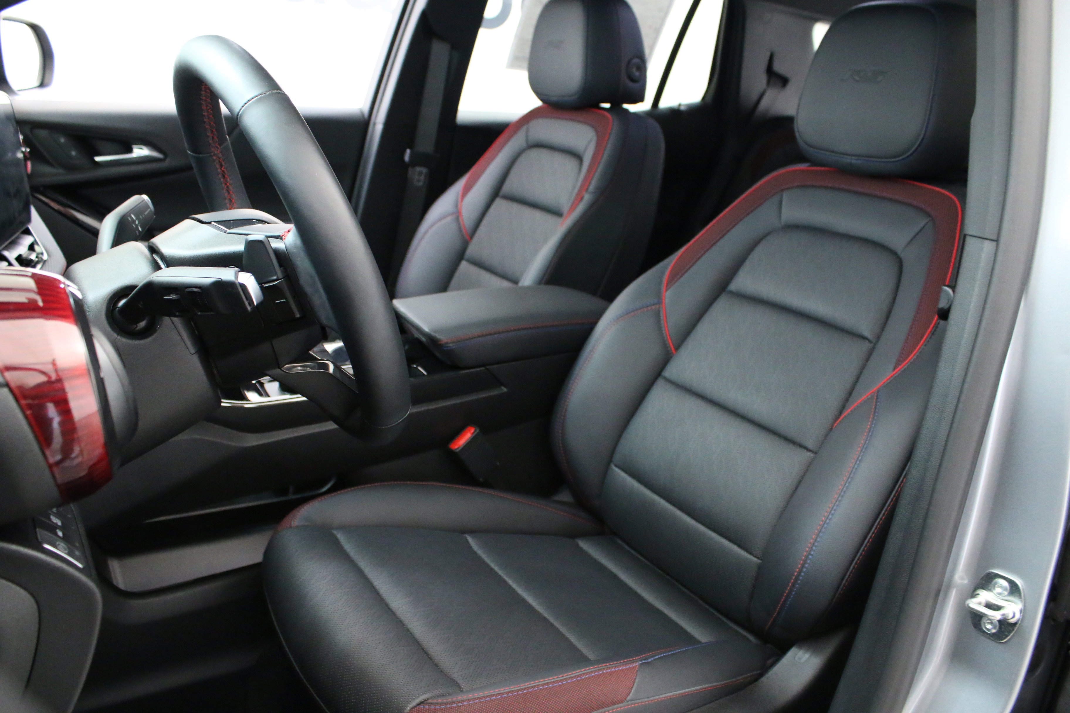 Certified 2025 Chevrolet Equinox RS w/ Safety and Technology Package AWD/4WD image 24