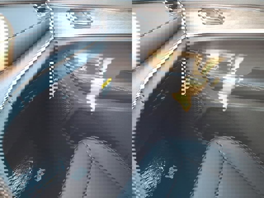 New 2025 Jeep Grand Cherokee Limited w/ Trailer Tow Package image 14