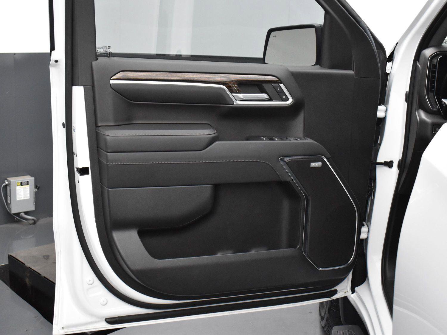 Used 2023 GMC Sierra 1500 Elevation w/ Elevation Premium Package image 9