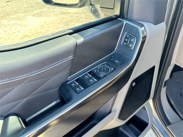 Certified 2025 Ford F350 Platinum w/ Platinum Plus Package image 19