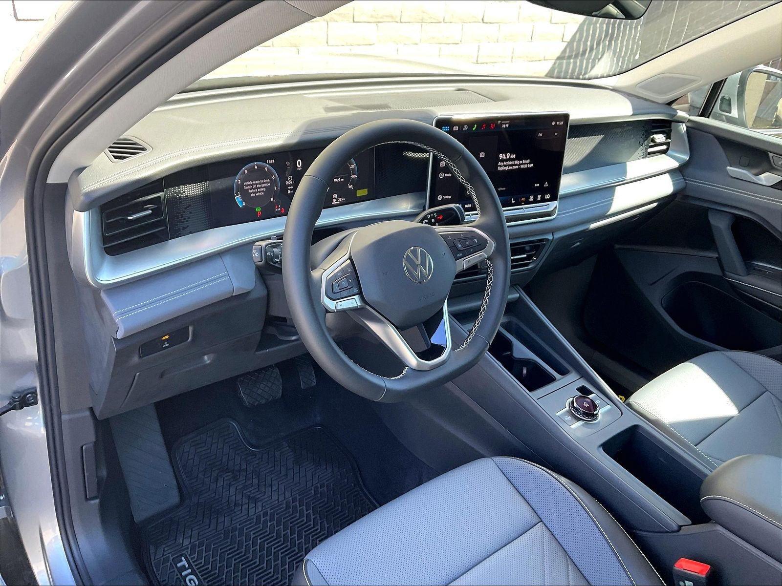 New 2026 Volkswagen Tiguan SE FWD image 6