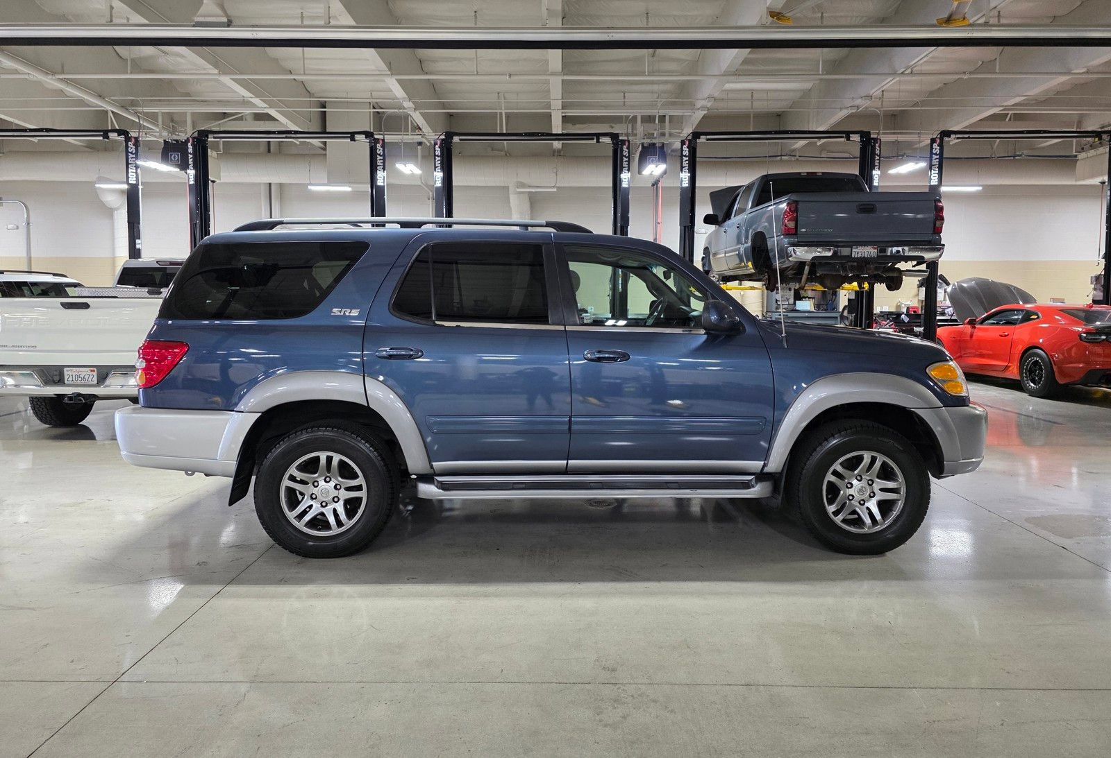 Used 2004 Toyota Sequoia SR5 RWD image 8