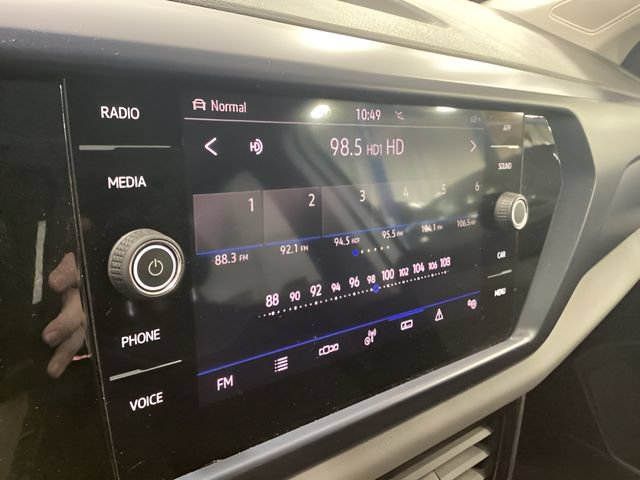 Certified 2023 Volkswagen Taos SE w/ Panoramic Sunroof Package AWD/4WD image 9