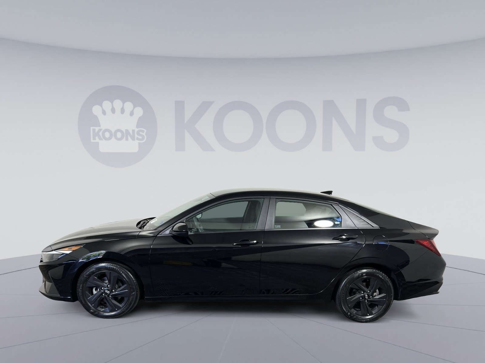 Used 2023 Hyundai Elantra SEL w/ Cargo Package FWD image 7