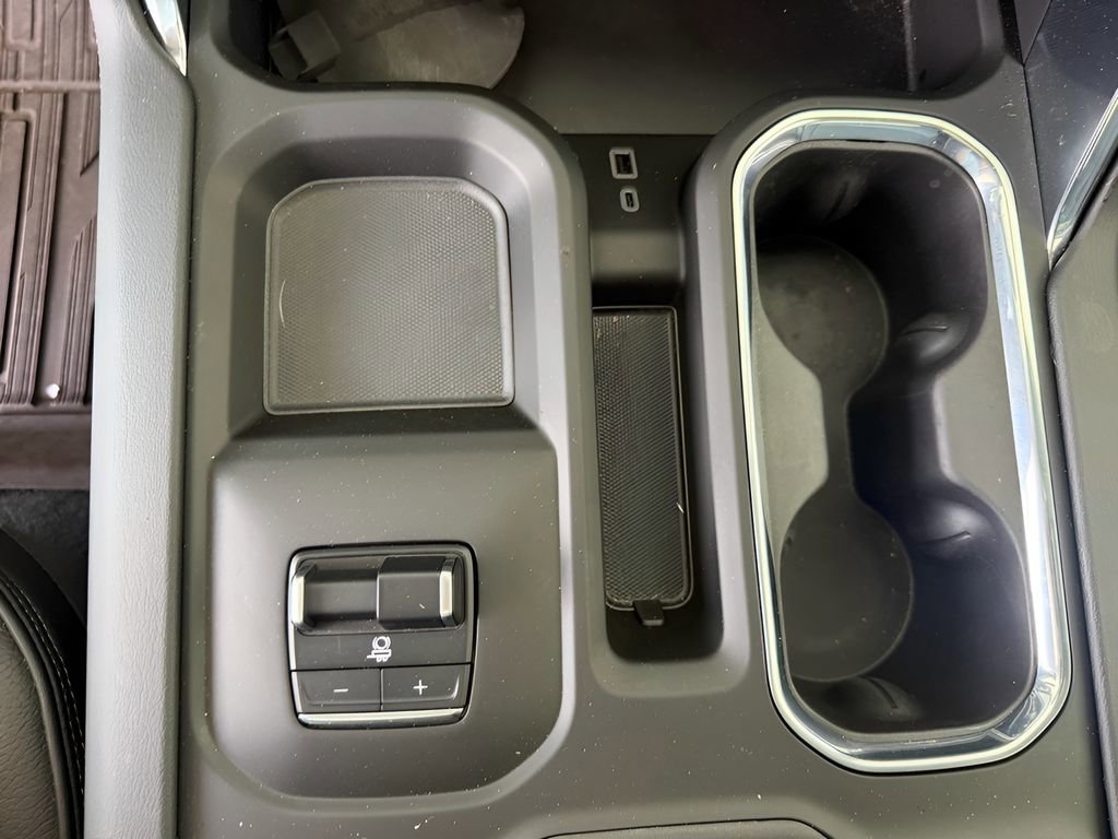 Used 2024 GMC Sierra 3500 Denali w/ Denali Reserve Package image 31