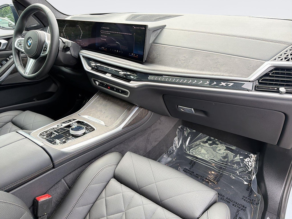 Used 2024 BMW X7 xDrive40i w/ M Sport Package AWD/4WD image 32