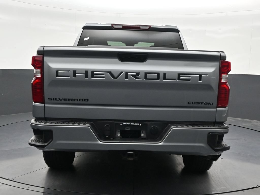Used 2025 Chevrolet Silverado 1500 Custom w/ Turbomax Blackout Package RWD image 4