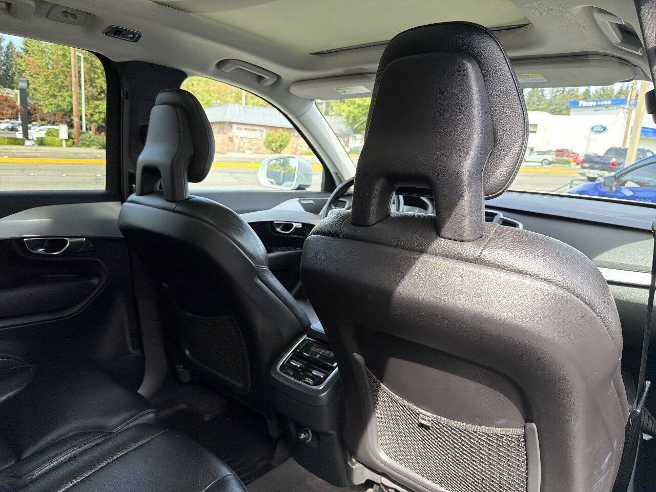Used 2018 Volvo XC90 T5 Momentum w/ Convenience Package AWD/4WD image 24
