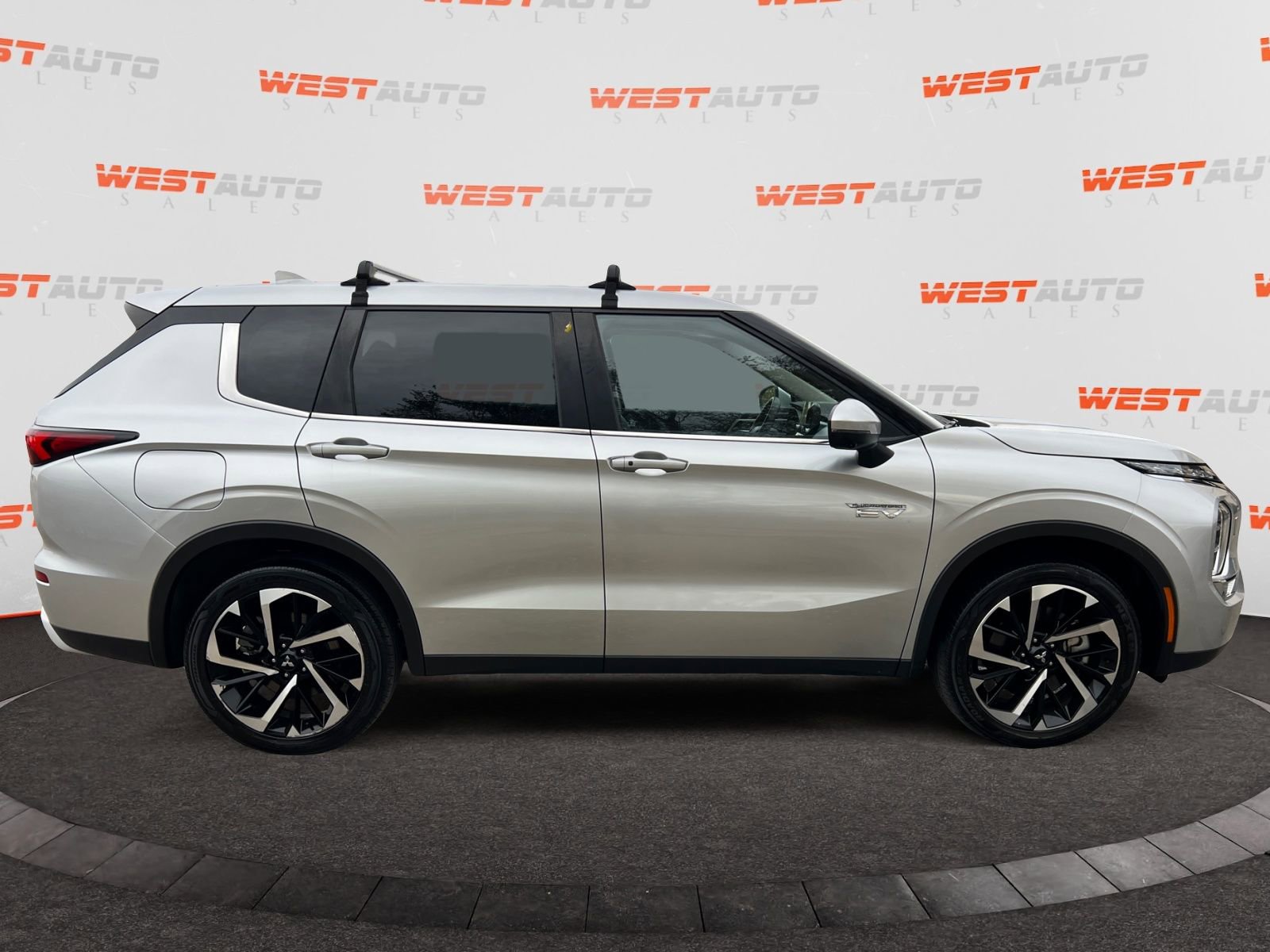 Used 2023 Mitsubishi Outlander SE AWD/4WD image 6