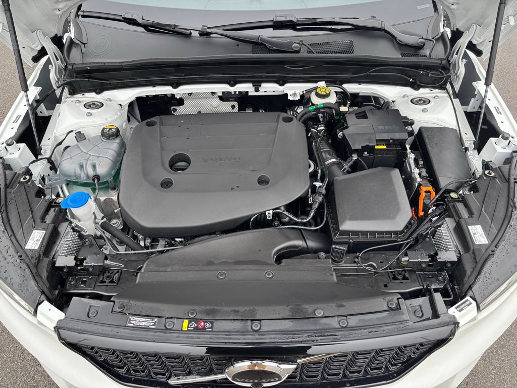 Certified 2026 Volvo XC40 B5 Plus w/ Protection Package Premier AWD/4WD image 25