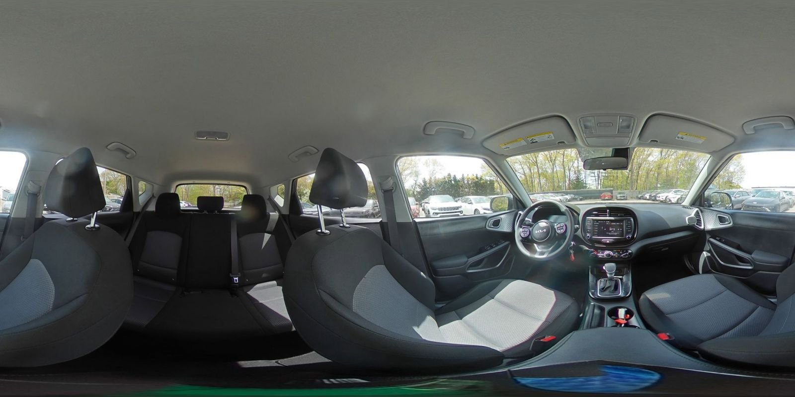 Used 2025 Kia Soul LX w/ LX Technology Package FWD image 40