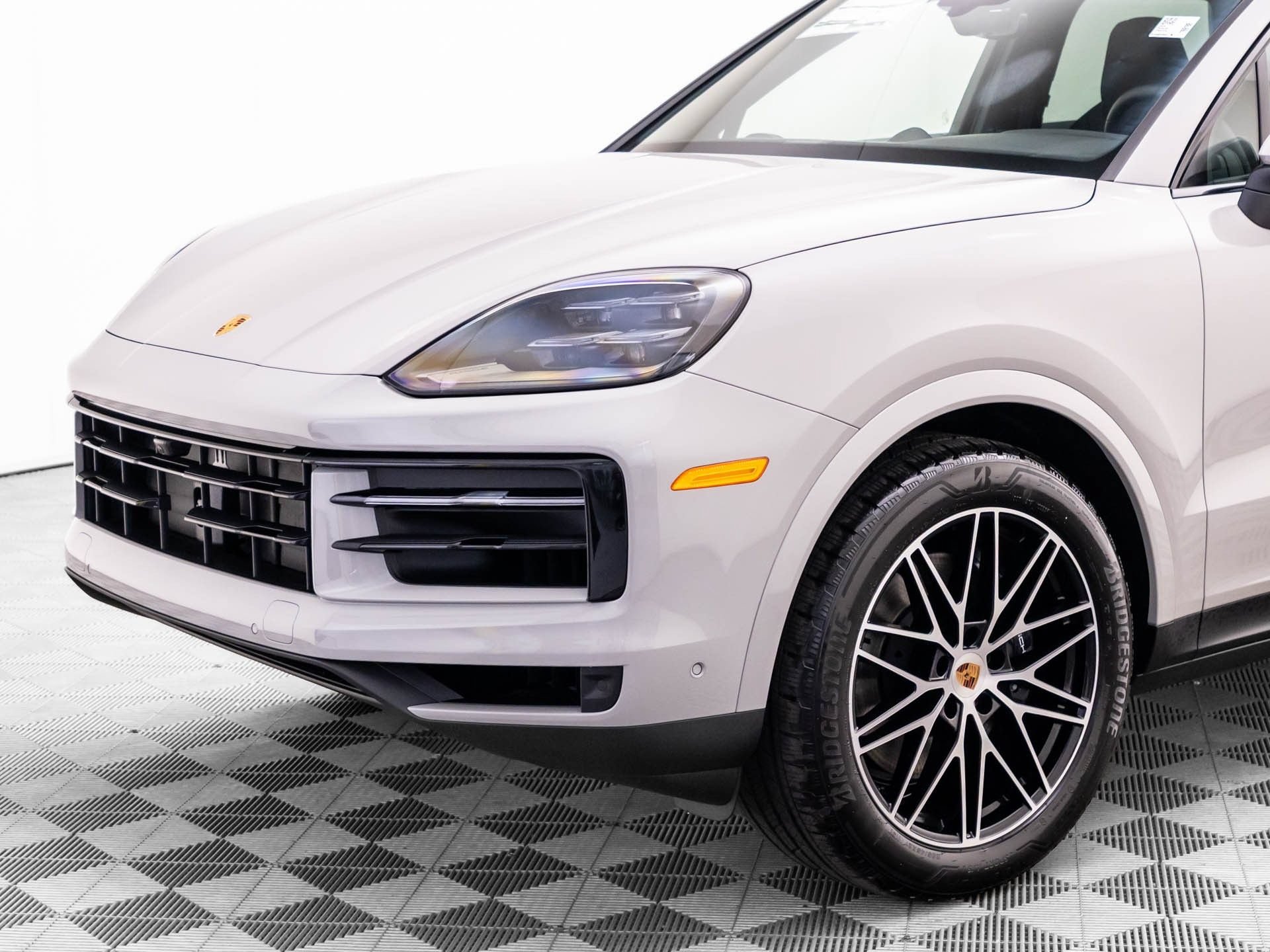 New 2026 Porsche Cayenne AWD/4WD image 37