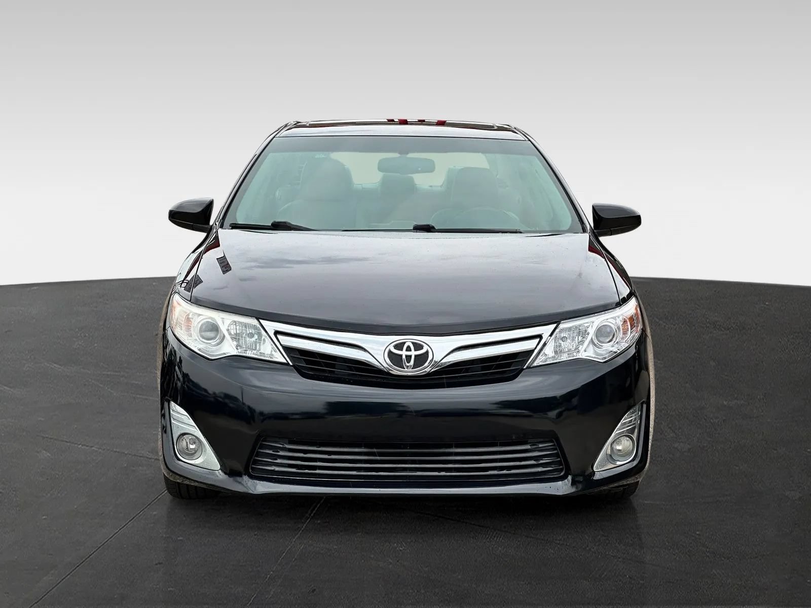 Used 2013 Toyota Camry XLE w/ Leather Pkg FWD image 2