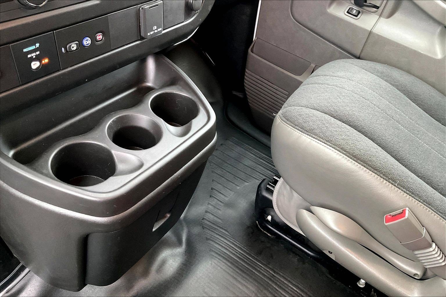 Certified 2024 GMC Savana 2500 w/ Driver Convenience Package image 15