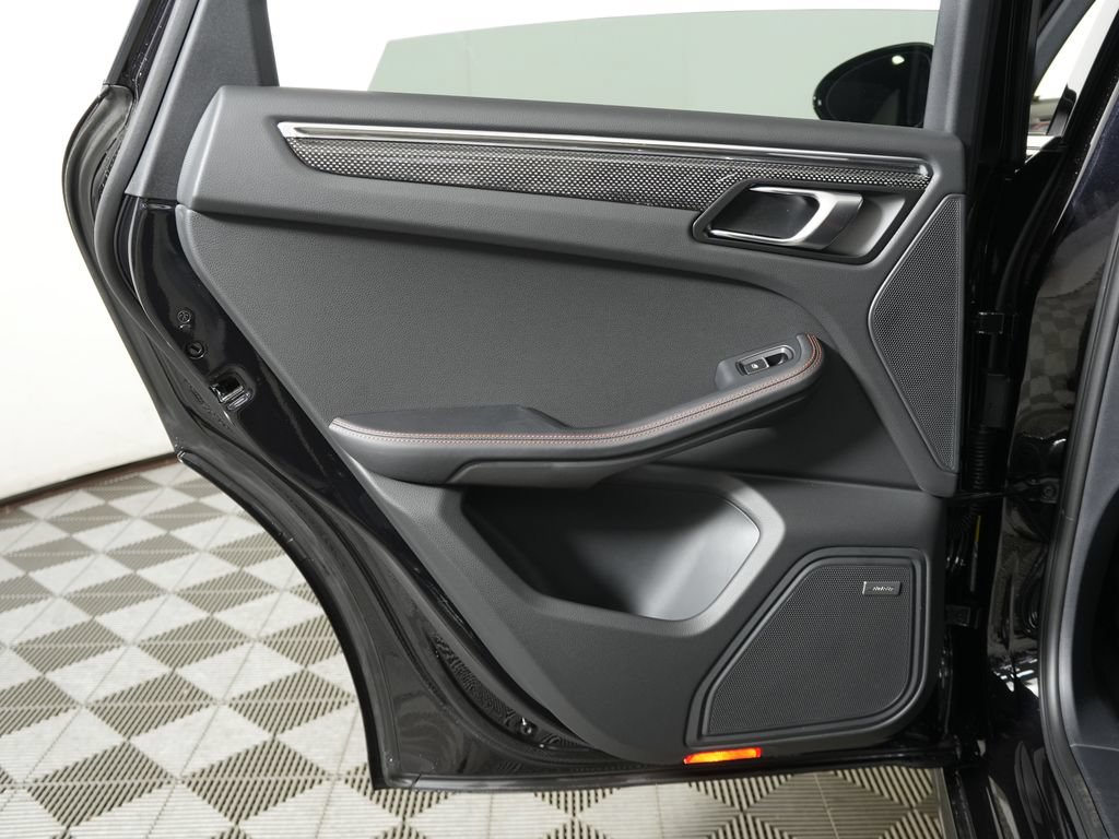 New 2026 Porsche Macan GTS AWD/4WD image 32